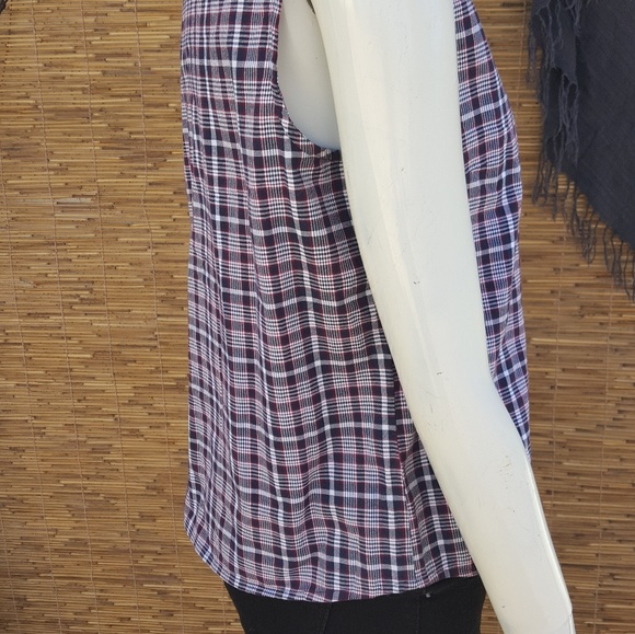 Sleeveless plaid button up ladies top - Picture 6 of 8